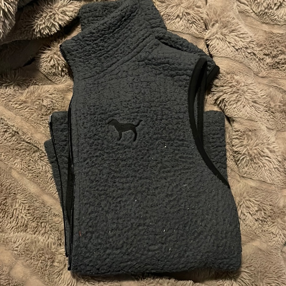 Victorias Secret PINK brand grey colored Sherpa vest sz large